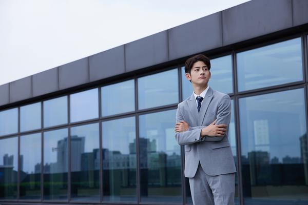 失业人群的创业之路：如何选择一个合适的创业项目并成功报名图1
