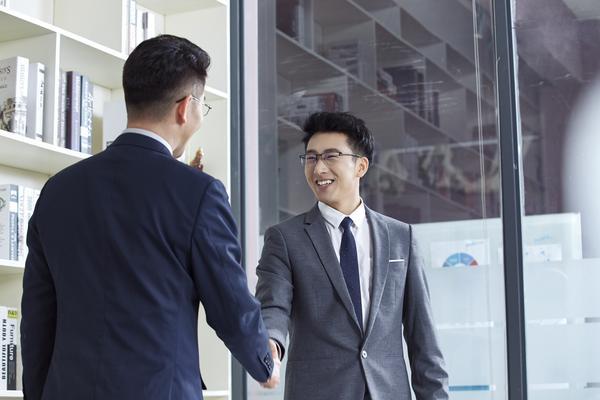 创新思维的价值:推动社会进步和经济的关键因素 图1
