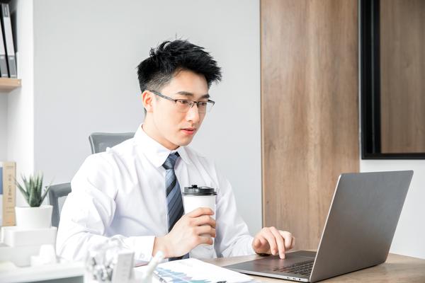00后打工还是创业啊：青年选择的道路探讨图1