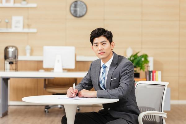 面试如何穿职业装显示专业形象? 图2