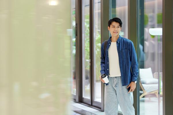 《创业前如何选择公司上班：从零开始打造自己的职业生涯》图1