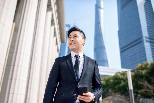 《探索无人脉无资源下的创业新思路：创新项目如何破局》图1