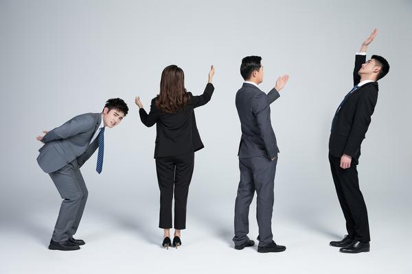化妆师培训学校创业指导：如何让你的事业更上一层楼 图2