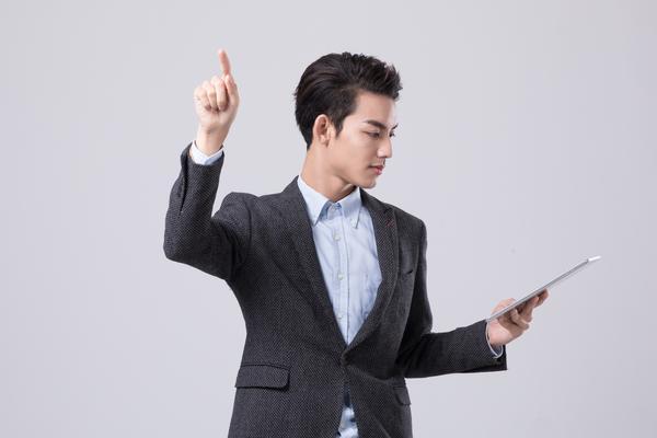 《创新思维与勇气的完美结合：如何突破困境，实现突破性成果》 图1