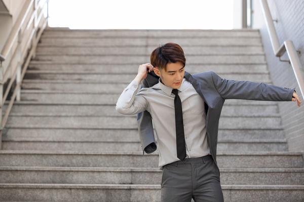 毕业即创业：如何实现从校园到职场的成功跃迁 图2