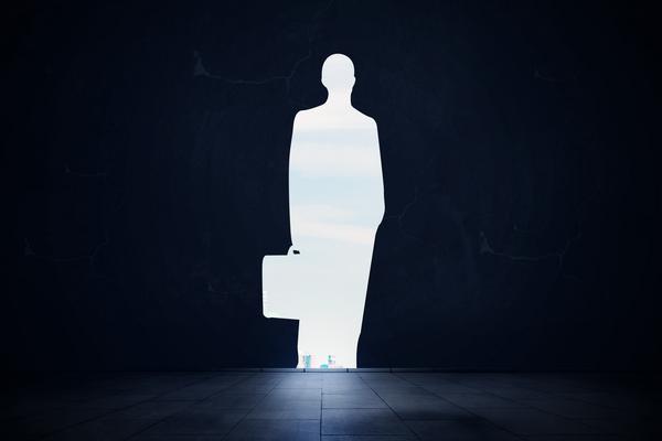 允许企业多渠道融资：优化资金配置与风险控制的战略选择 图1
