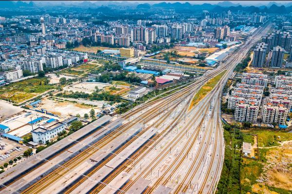 工业大学创新玻璃钢研究团队 图1