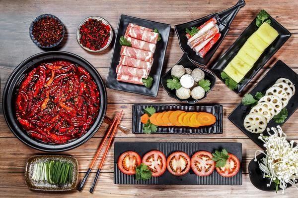 《创业路上的火锅盛宴：打造独特口感的火锅店》图1