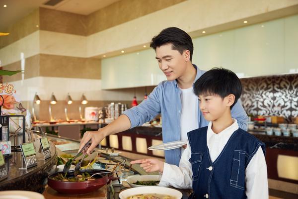 自助餐创业项目：打造时尚美食新体验 图2