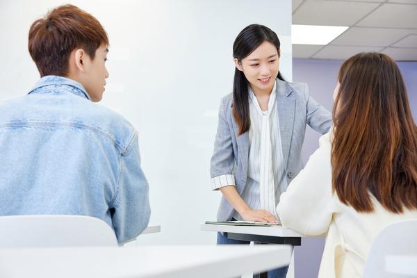 办公室创业项目：打造高效办公空间 图2