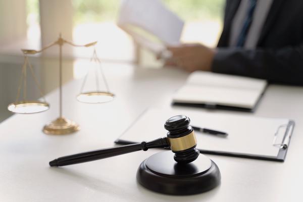法院法官助理创新广告宣传：让公正与公平的形象更加生动 图1