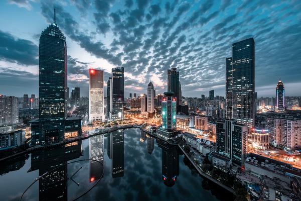 AI技术创新驱动的持续营利商业模式构建与实践路径分析 图2